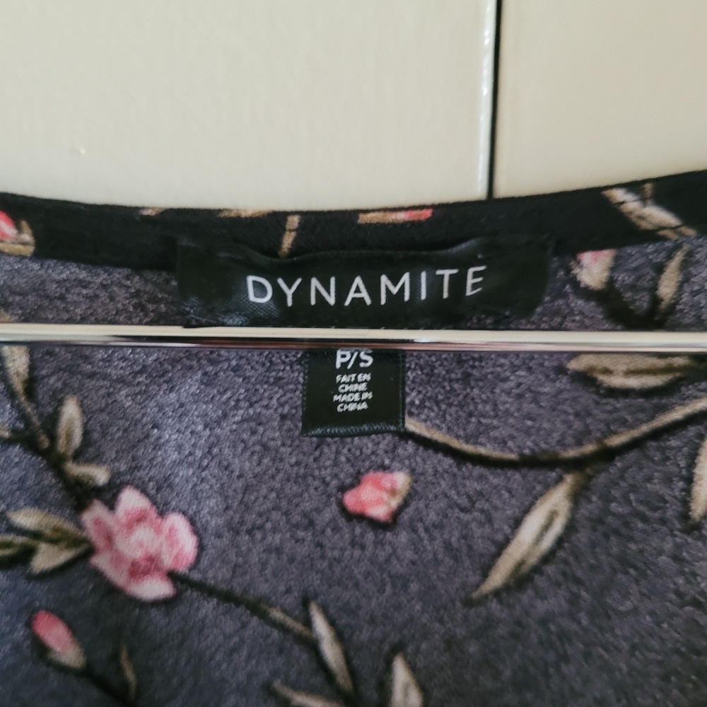 Dynamite Floral Print Blouse - Picture 6 of 6